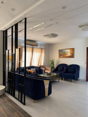 1BR Rental Space, Fireplace and Spacious Living Room